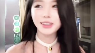 【69堂午夜视频】黑料吃瓜-抖音376W粉丝博主陈佳琪直播被猫咪脱衣漏奶粉嫩乳贴及白嫩乳房真是超养眼