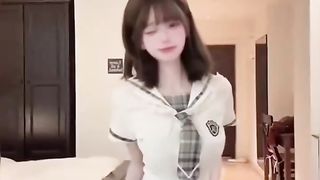 【69堂午夜视频】黑料吃瓜-抖音网红萌妹天花板小马漫漫露点福利送出金主定制海量视图流出留着给打打飞机是个好选择