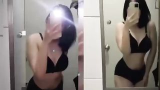 【69堂午夜视频】黑料吃瓜-马来西亚华裔大奶学生妹裸聊被曝光淫穴中的淫荡逼水已经铺满了整条内裤