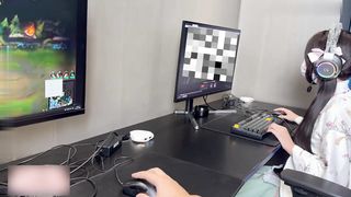 【69堂午夜视频】线下cos陪玩白嫩萝莉遇到变态客户