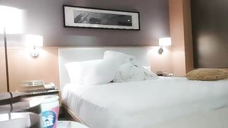 【69堂午夜视频】深夜长相甜美气质萌妹，苗条身材穿上黑丝口交上位骑坐抽插