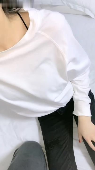 【69堂午夜视频】内射无毛白虎性感高跟鞋小姐姐，精液射满了整个逼