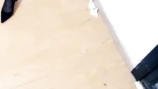 【69堂午夜视频】全程露脸丝袜高跟，深喉大鸡巴，骚逼和小嘴一起被插还被好姐妹揉奶子淫声荡语