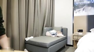 【69堂午夜视频】啊啊不行了身材高挑小穴粉嫩在沙发女上位骑乘主动啪啪打桩被小哥操的呻吟连连