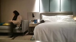 【69堂午夜视频】大圈外围换上情趣网袜内衣淫声不断