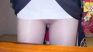 【69堂午夜视频】和亲姐偷偷开房让她换上和服开操，轻轻一舔就喷了好多，生过孩子了逼还这么嫩。难怪我当初会强奸她！！！！