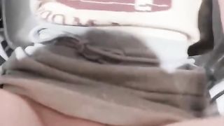 【69堂午夜视频】和偷操半年的亲妹妹在KTV激情开操年纪小就是听话，这骚叫声也是没谁了，骨子里的贱货