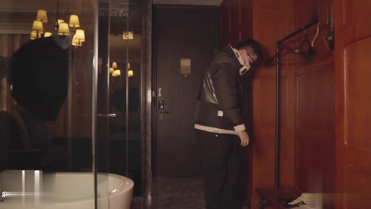 【69堂午夜视频】死肥宅梦想成真_新娘甘雨360度无死角侍奉大肉棒_无套内射_精液射满白虎穴