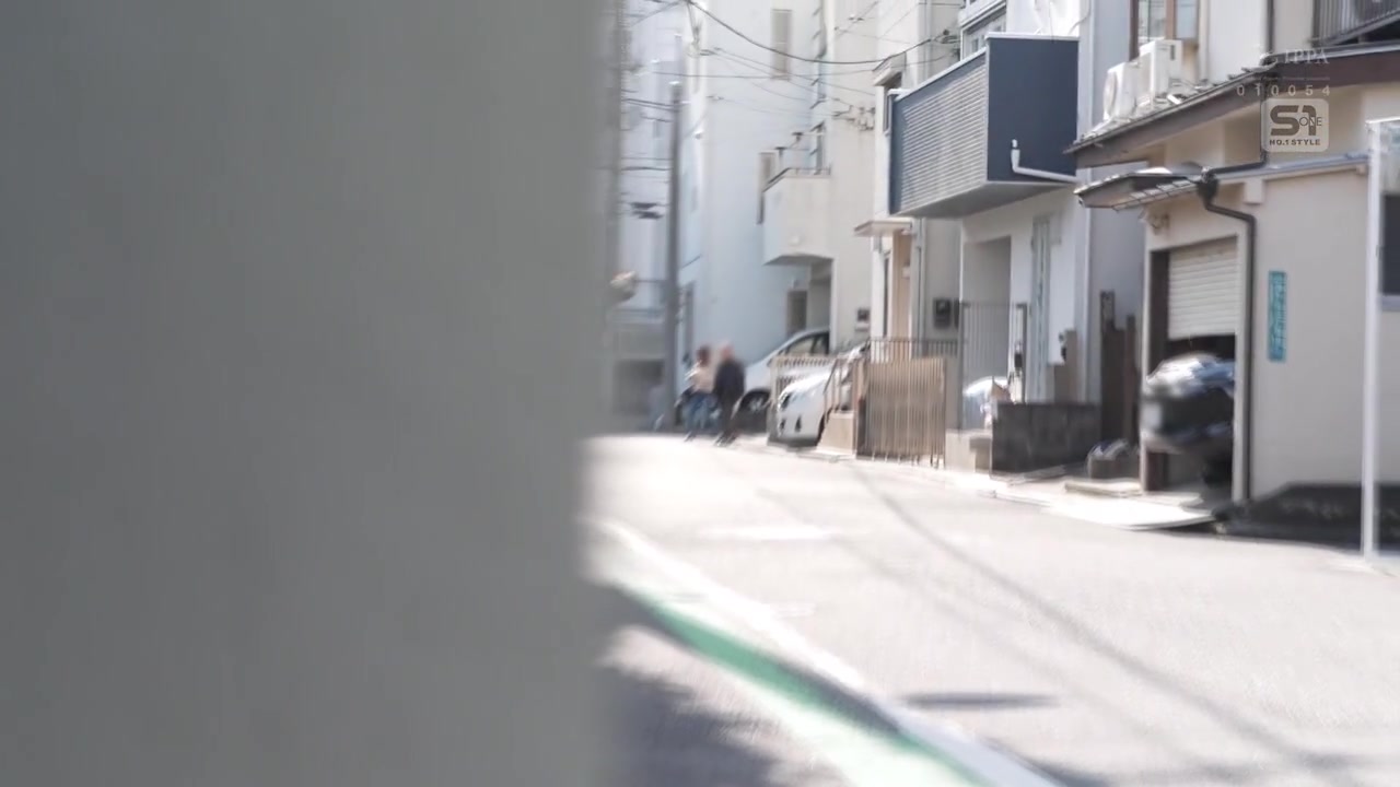 【69堂午夜视频】关在满是肌肉男的房间10小时1