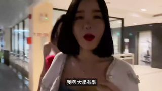 【69堂午夜视频】第一次来泰国玩找了两个妹子一起服务这感觉