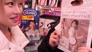 【69堂午夜视频】让处男小弟弟爆发的G罩杯金发辣妹1