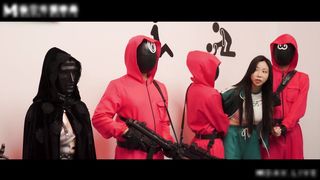 【69堂午夜视频】鲍鱼游戏2／第二集／轮奸真假间谍 潮吹爆喷