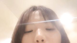 【69堂午夜视频】来了大姨妈的妹子穿着安全裤跟狼友撩骚互动，玩弄骚奶子特写展示逼逼，边玩边擦给狼友看，精彩刺激无水印