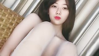 【69堂午夜视频】诺宝~强烈推荐~高颜值主播，脱衣舞大秀，骚动白白嫩嫩大奶子，性感迷人的身躯！每次看了都受不了，就对着屏幕撸一炮！