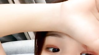 【69堂午夜视频】06小瑶瑶奶挺逼嫩全程露脸激情发骚，逼毛没几根近距离展示，自己抠弄骚逼淫水多多，呻吟可射精彩刺激别错过