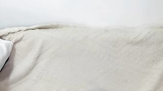 【69堂午夜视频】校花级美女大学生兼职直播赚外快，全程露脸诱惑发骚，听狼友脱光光跳蛋塞逼里抽插，淫水泛滥呻吟可射好骚啊