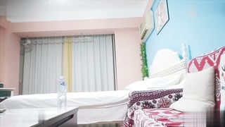 【69堂午夜视频】3000约操97年女主播，妹子骑乘特别认真