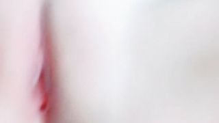 【69堂午夜视频】乖女儿又来了全程露脸跟妈妈一起大秀直播，被妈妈扒光了吃奶玩逼AV棒摩擦阴蒂，特写展示粉嫩还没几根毛毛