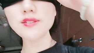 【69堂午夜视频】黑丝高跟极品骚母狗激情大秀，开档黑丝奶头上带着乳交，想母狗一样趴在地上舔奶口交大鸡巴，淫声荡语不断