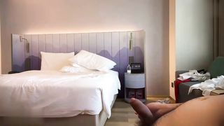 【69堂午夜视频】身材娇小听话又乖巧，被我操喷水了三次，下面都肿了，最后疼的妹子眼泪都出来了才放过她