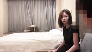 【69堂午夜视频】身材娇小苗条的美女脾气颇大，让小哥恨恨抽插一番露出痛苦的表情