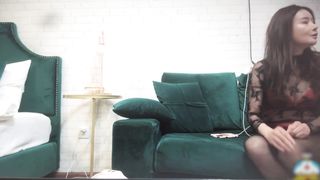 【69堂午夜视频】透视装红色内衣，超级视角插嘴，扛起腿怼着骚穴爆插，上位骑乘猛插