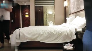 【69堂午夜视频】业务都还不怎么熟练，自带学生制服看我各种姿势调教调教她