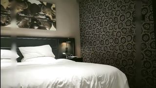 【69堂午夜视频】学生妹被干爽了加微信