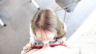 【69堂午夜视频】办公室裸聊被同事抓包，必须满足他的大鸡巴才能放过我