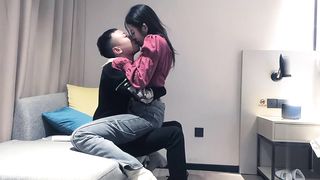 【69堂午夜视频】探花黄先生上场甜美妹子没想到是这么骚的人
