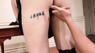 【69堂午夜视频】蒙眼挑战黑丝情趣战袍激情啪啪性爱