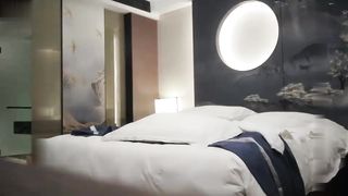 【69堂午夜视频】床上情趣装近距离口交猛操呻吟搞了两炮