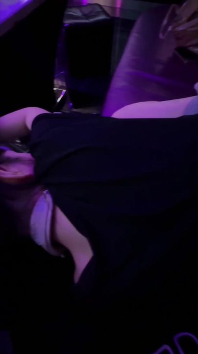 【69堂午夜视频】乱伦大神和偷操半年的大舅家女儿在KTV激情开操年纪小就是听话叫声也是没谁了骨子里的贱货
