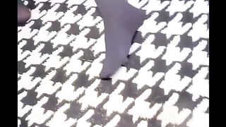 【69堂午夜视频】老爸前脚刚出门我就拿着震动棒玩弄我的淫荡继母