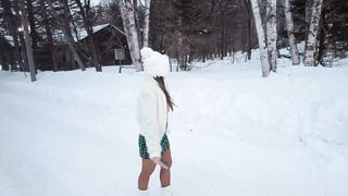 【69堂午夜视频】雪天户外性爱室外干完里面干