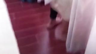 【69堂午夜视频】表弟趁着表姐夫不在家勾引表姐抓着表姐的奶子按着操姐姐叫声太淫荡了