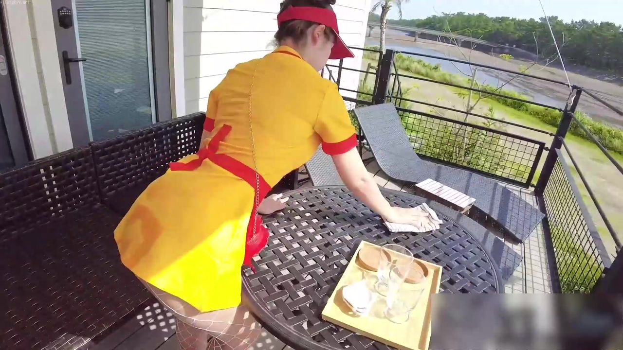 【69堂午夜视频】外卖额外配送附加性爱套餐