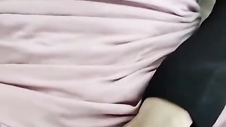 【69堂午夜视频】表姐夫去外地出差后好色表弟勾引表姐偷情假装按摩实则脱下裤子爆操内射表姐
