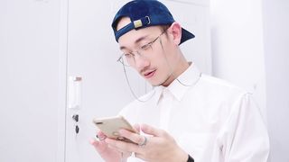 【69堂午夜视频】M系母狗学妹被学长发现喜欢在网络上色色成为肉便器的第一天