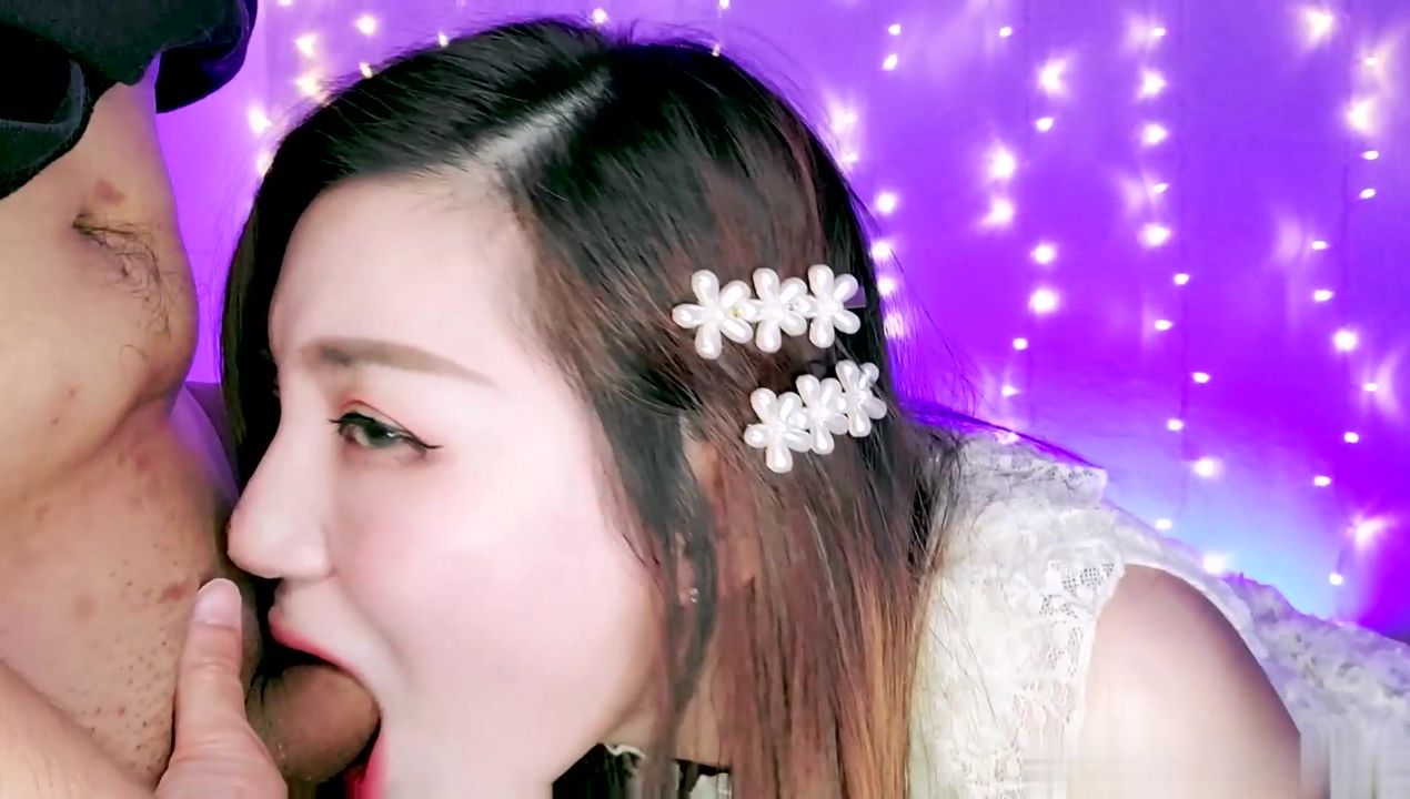 【69堂午夜视频】女同事KTV勾引我操她
