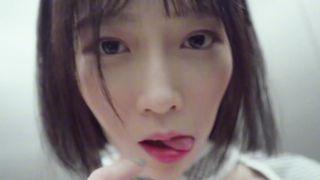 【69堂免费视频】神似豆包的台湾极品可爱萌妹客人请上我清纯日系百货电梯小姐工作态度懒散被经理指导一番